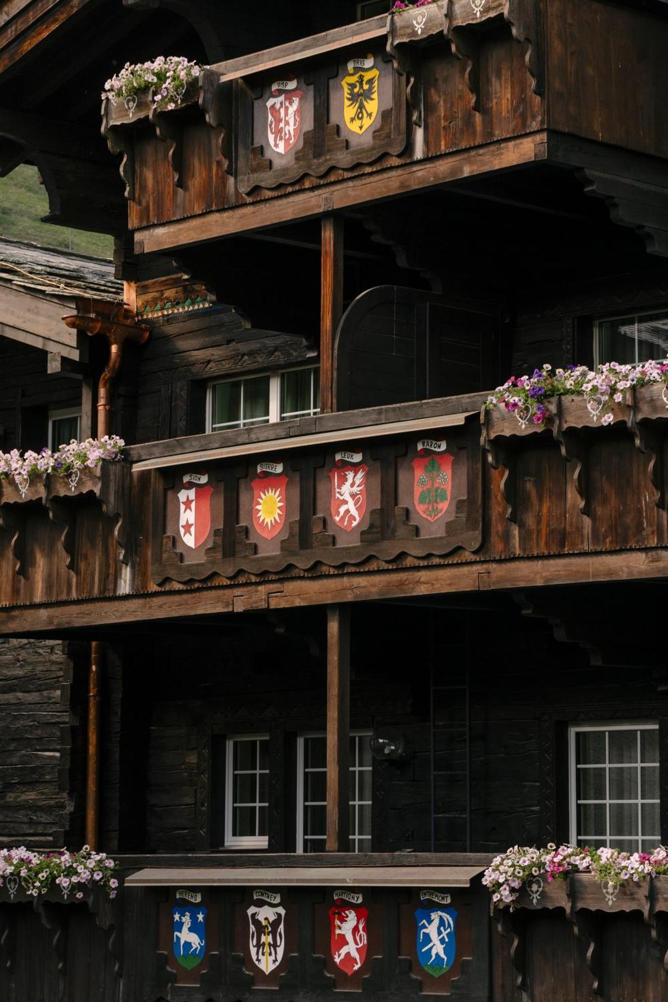 Schloss Zermatt - Cbd & Adaptogenic Spa And Sport Hotel Zewnętrze zdjęcie