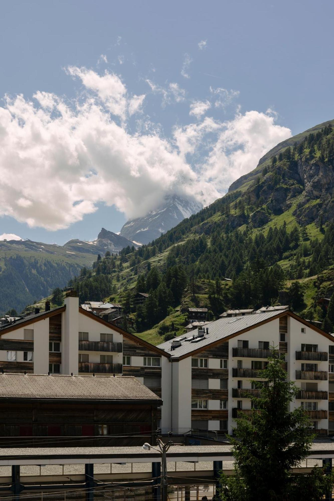 Schloss Zermatt - Cbd & Adaptogenic Spa And Sport Hotel Zewnętrze zdjęcie